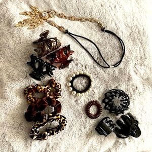 *LAST CHANCE* Hair accessories 12 pcs